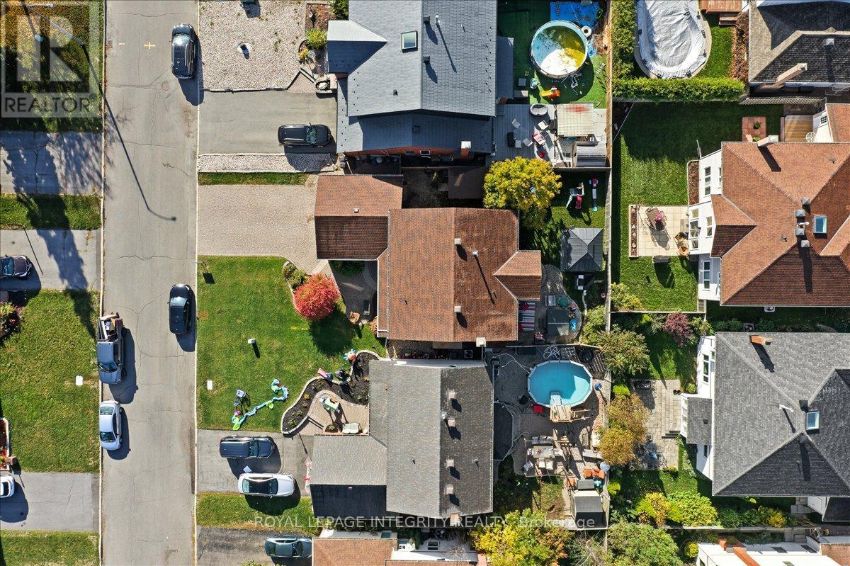 1406 Bouton D'or Way