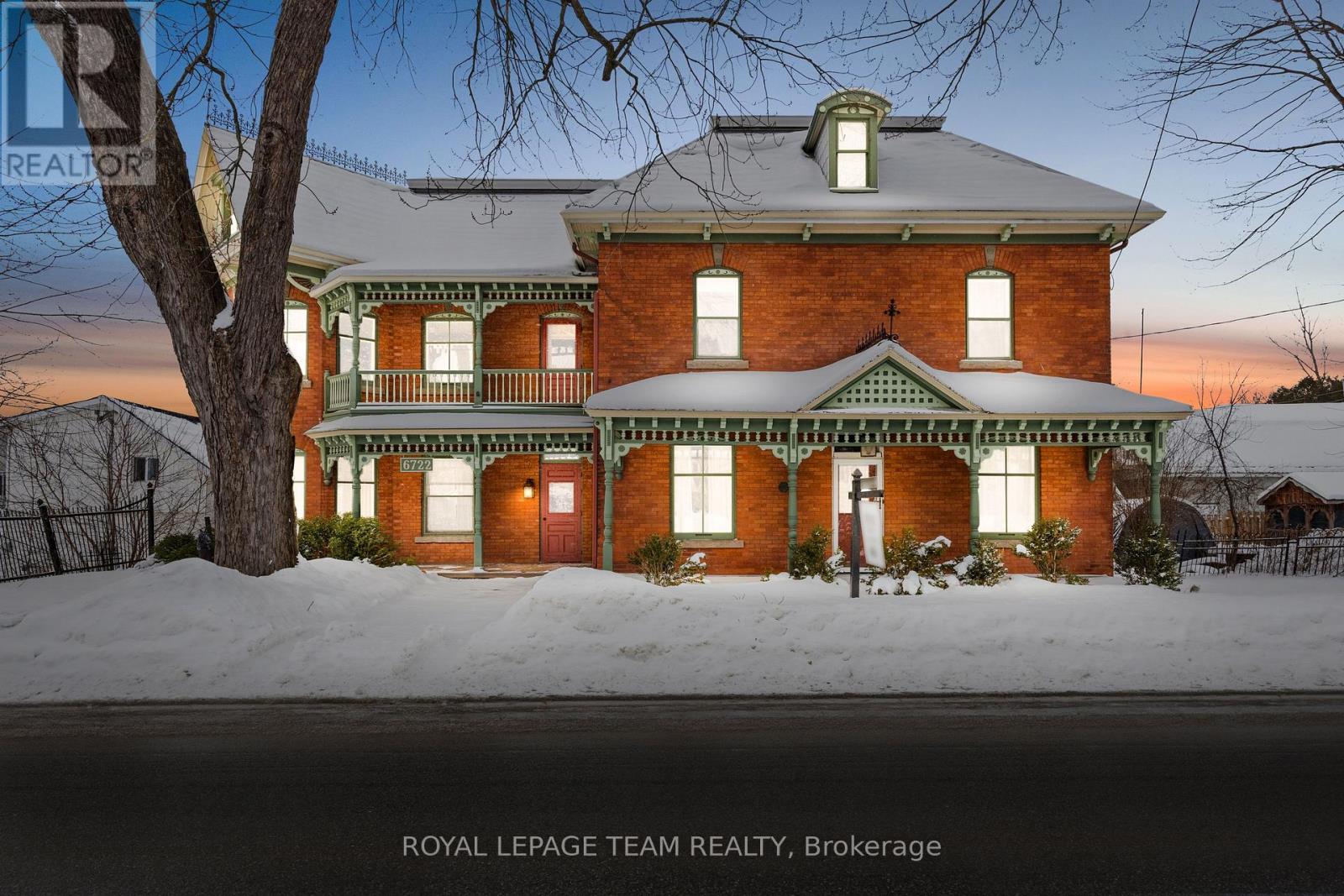 6722 Rideau Valley Drive S