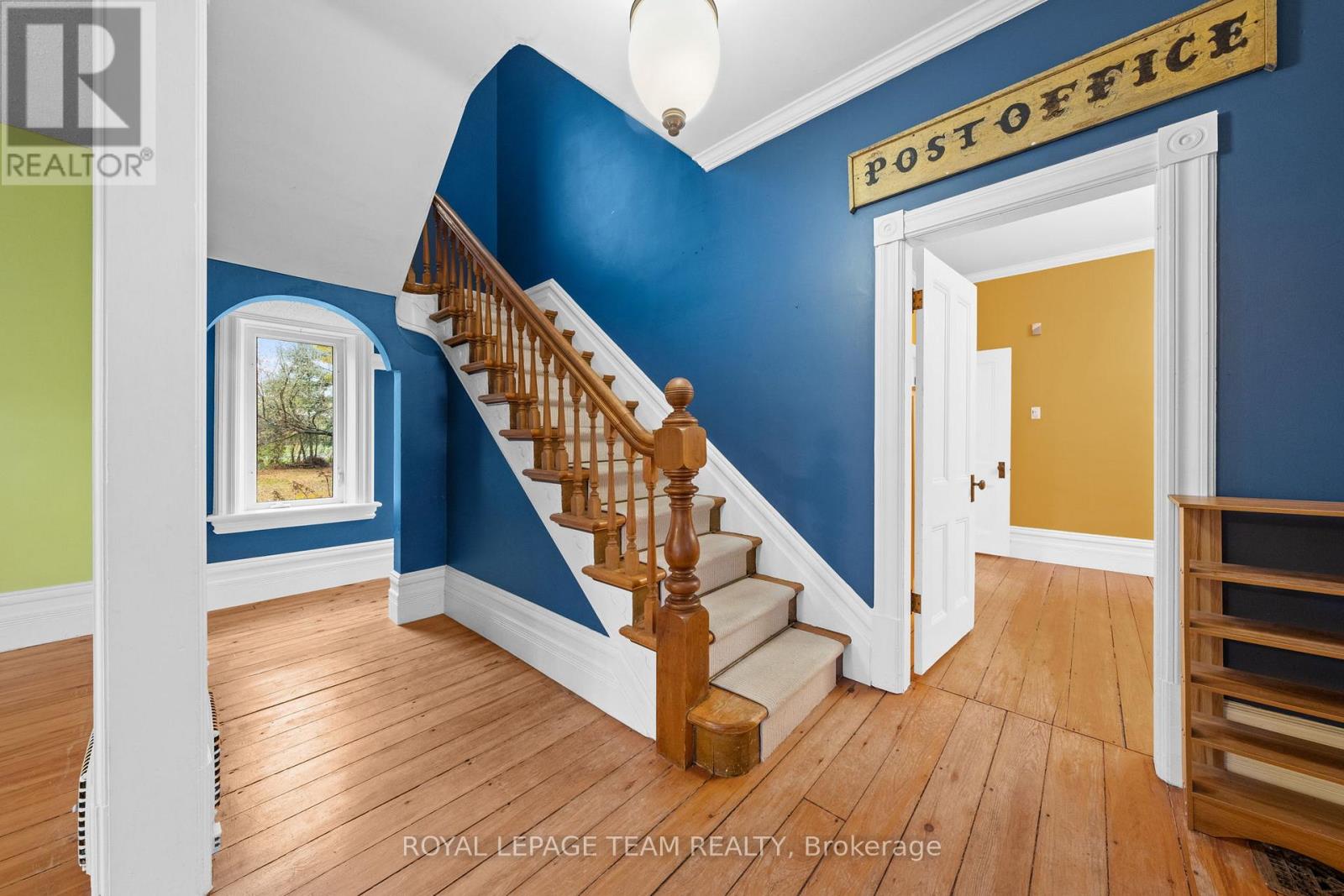 6722 Rideau Valley Drive S