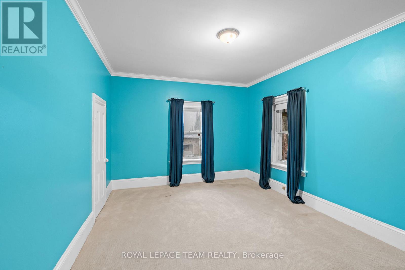 6722 Rideau Valley Drive S