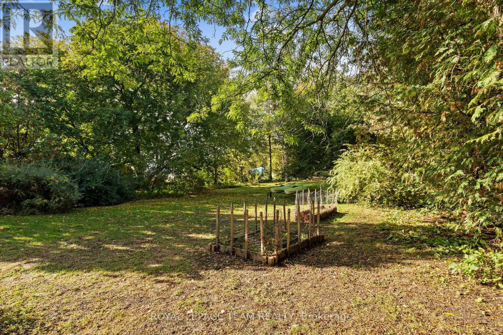 6722 Rideau Valley Drive S