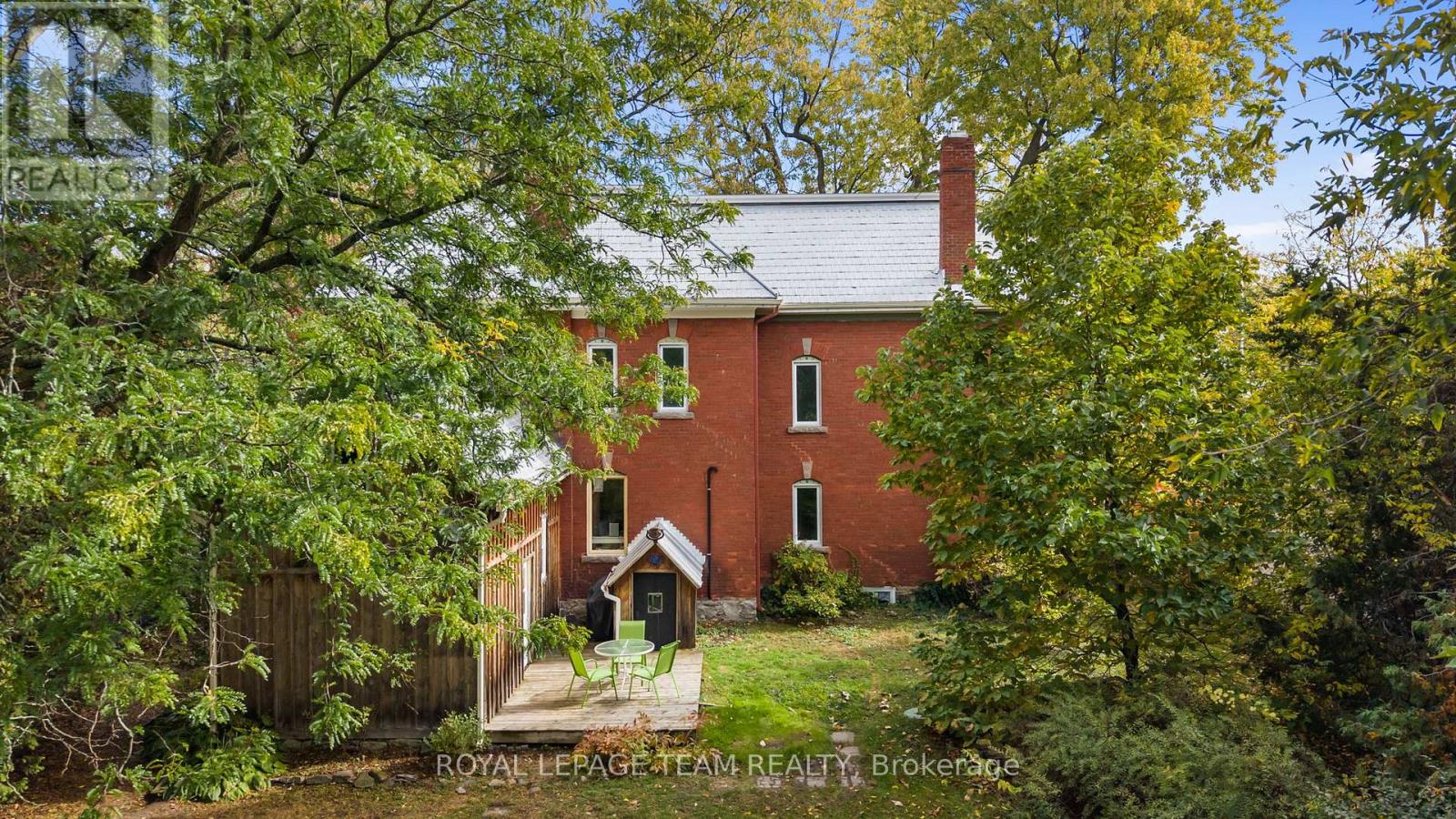 6722 Rideau Valley Drive S