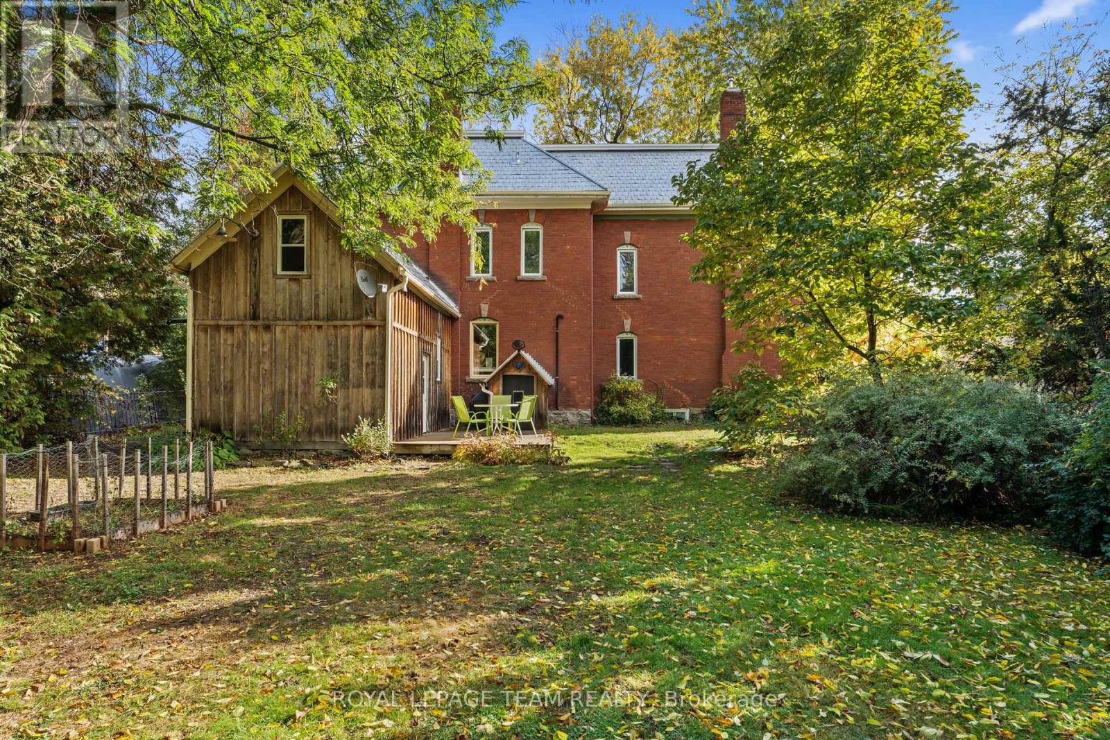 6722 Rideau Valley Drive S