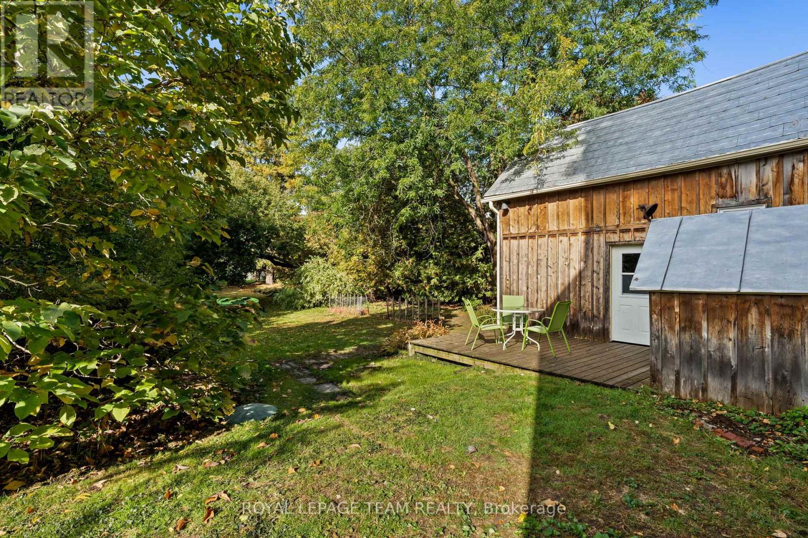 6722 Rideau Valley Drive S