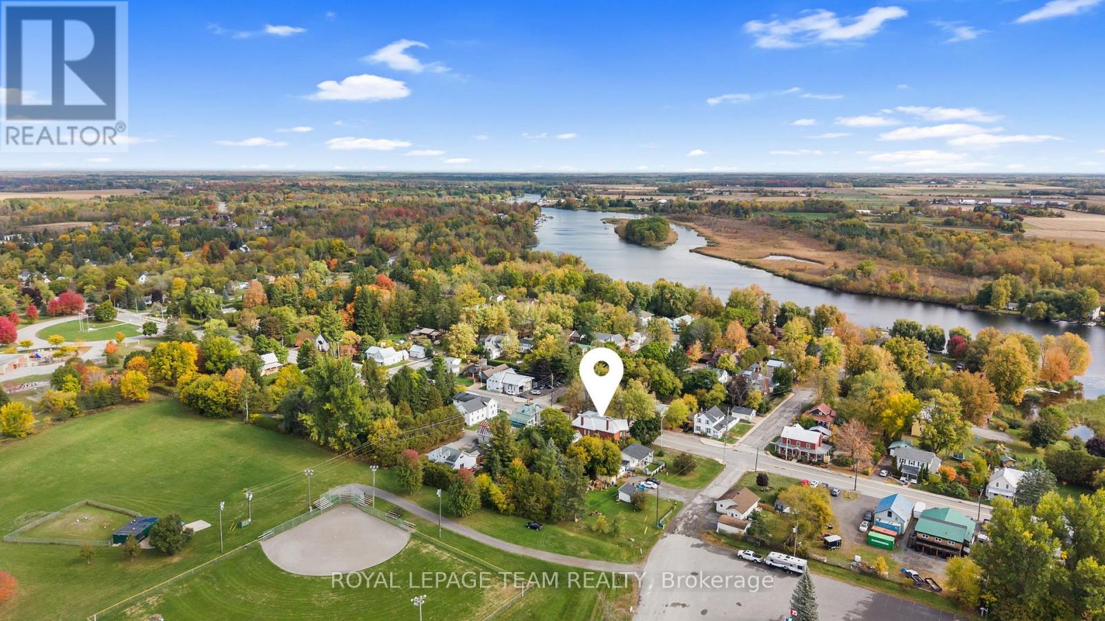 6722 Rideau Valley Drive S