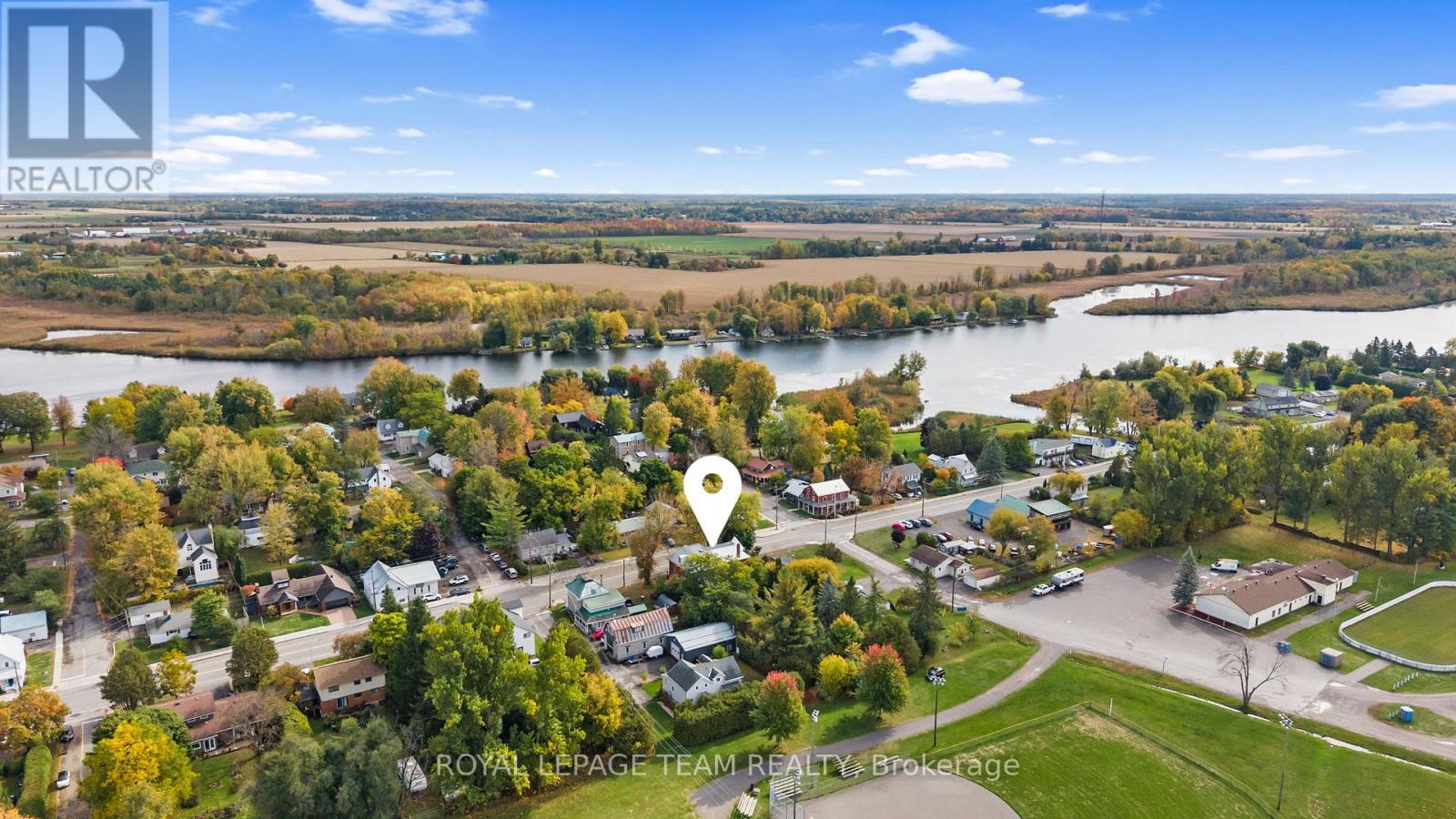 6722 Rideau Valley Drive S