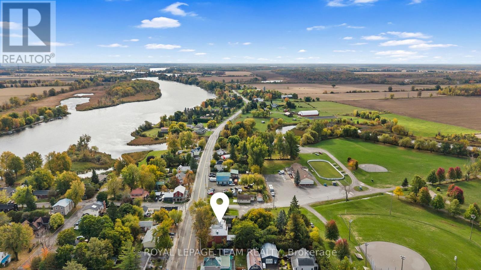 6722 Rideau Valley Drive S