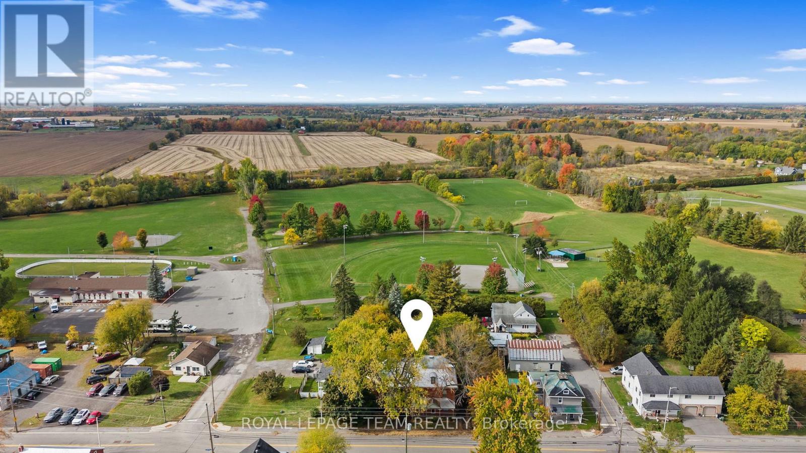 6722 Rideau Valley Drive S