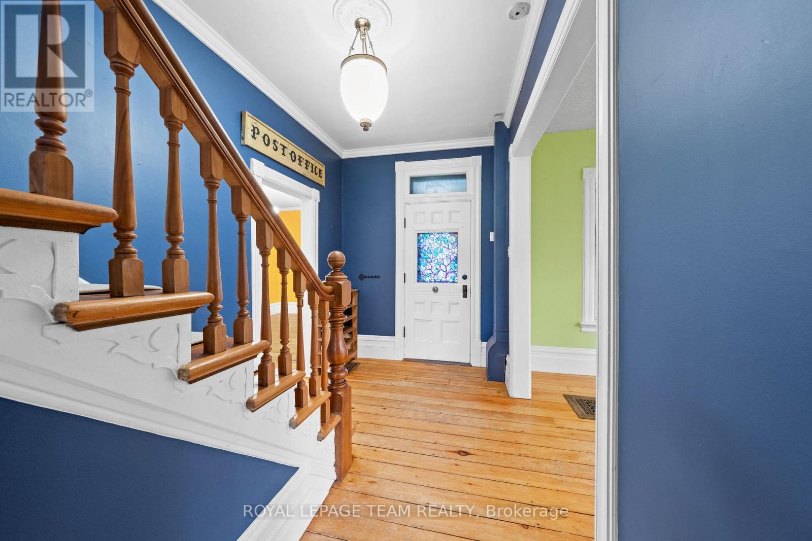 6722 Rideau Valley Drive S