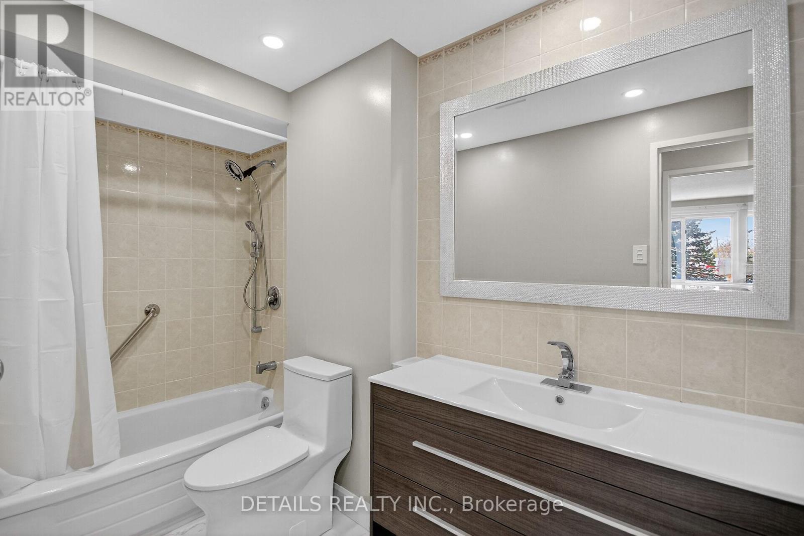 202 - 3100 Carling Avenue