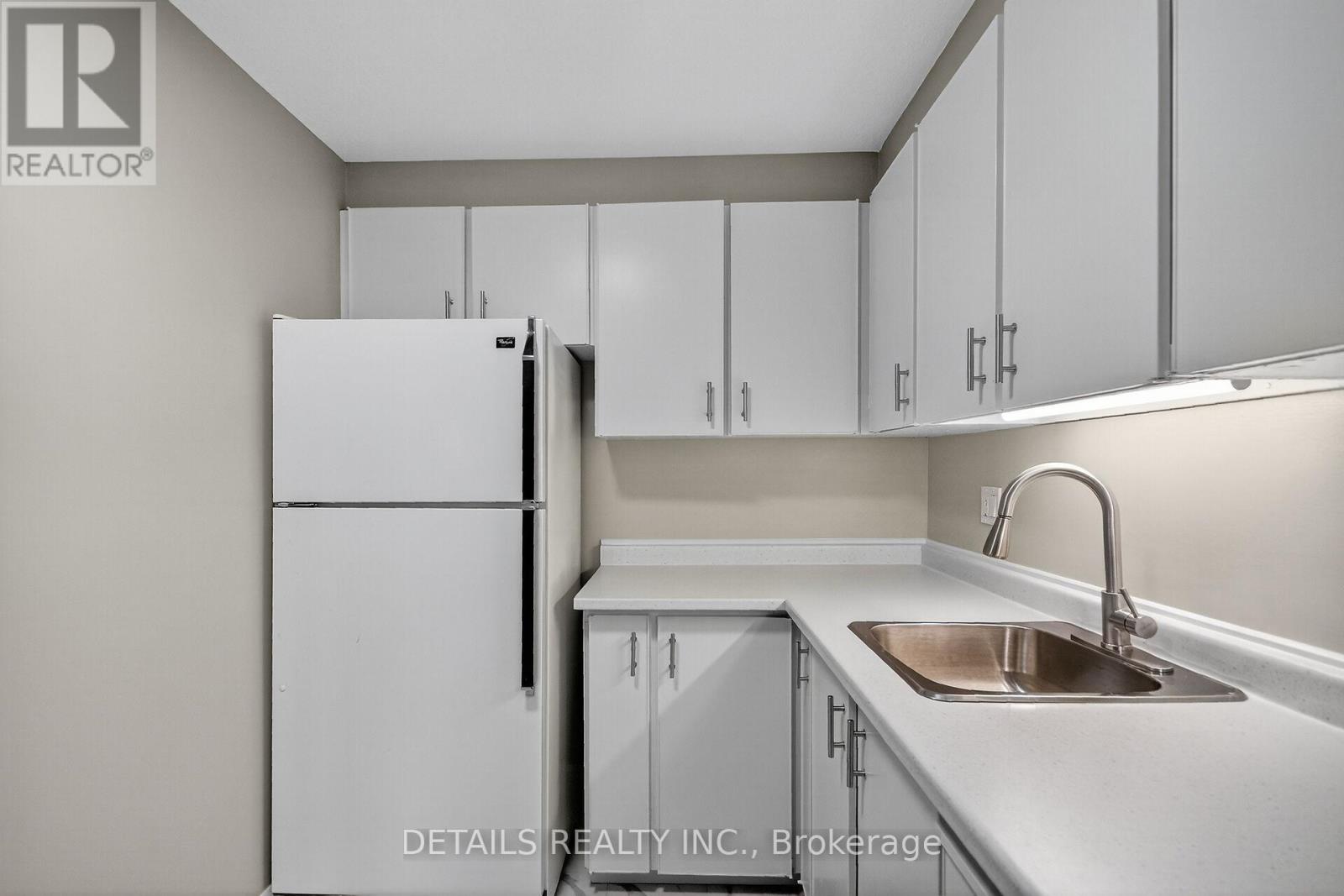 202 - 3100 Carling Avenue