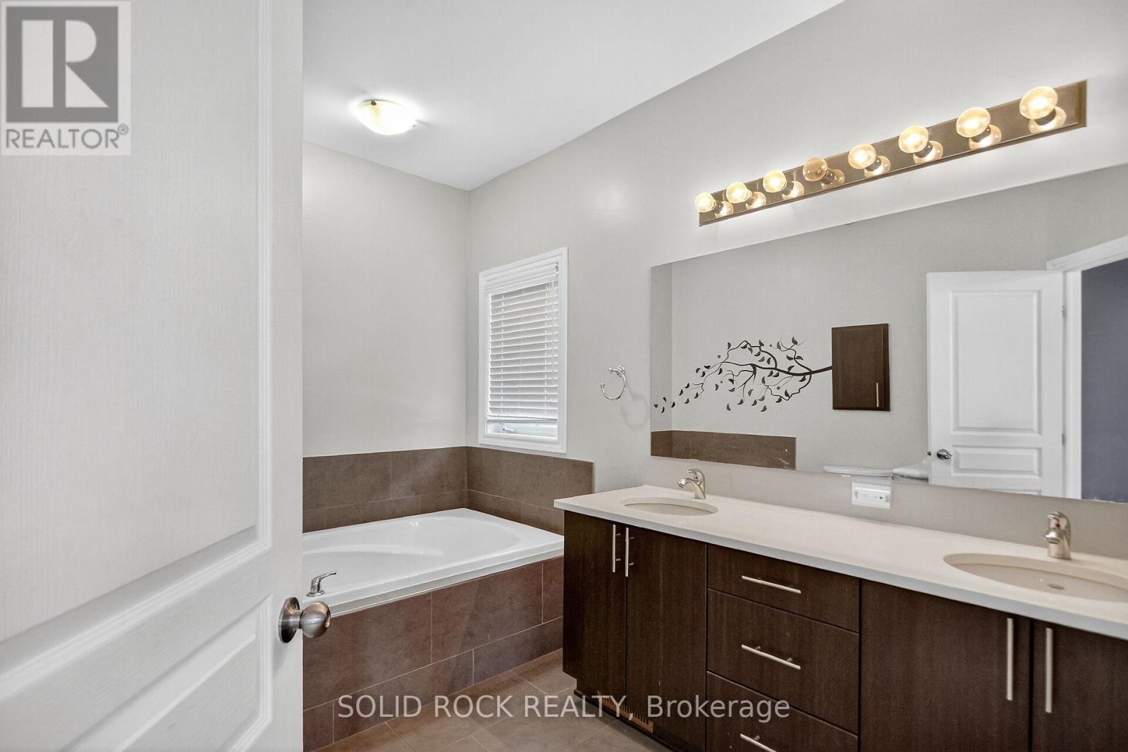 118 Wilhelmina Place