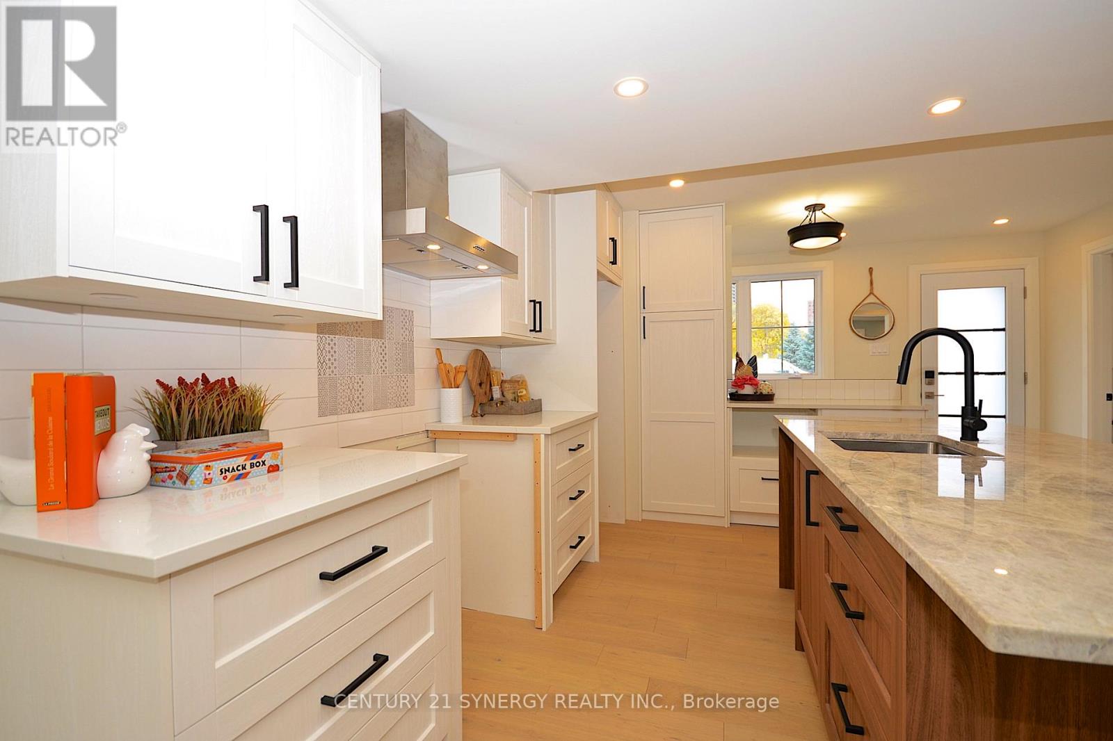 32 - 660 Hochelaga Street