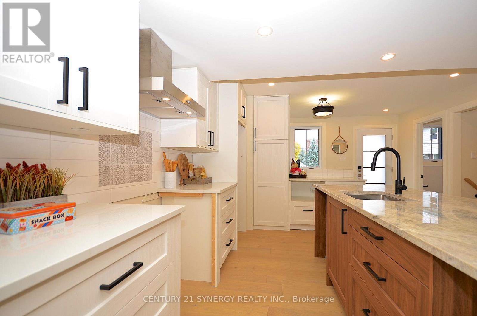 32 - 660 Hochelaga Street