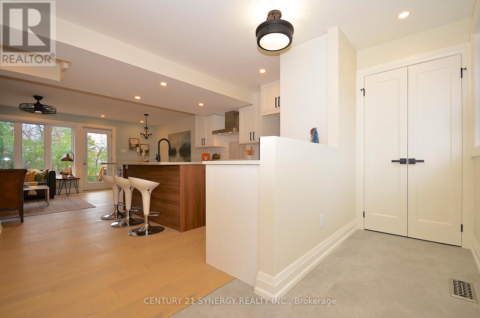 32 - 660 Hochelaga Street