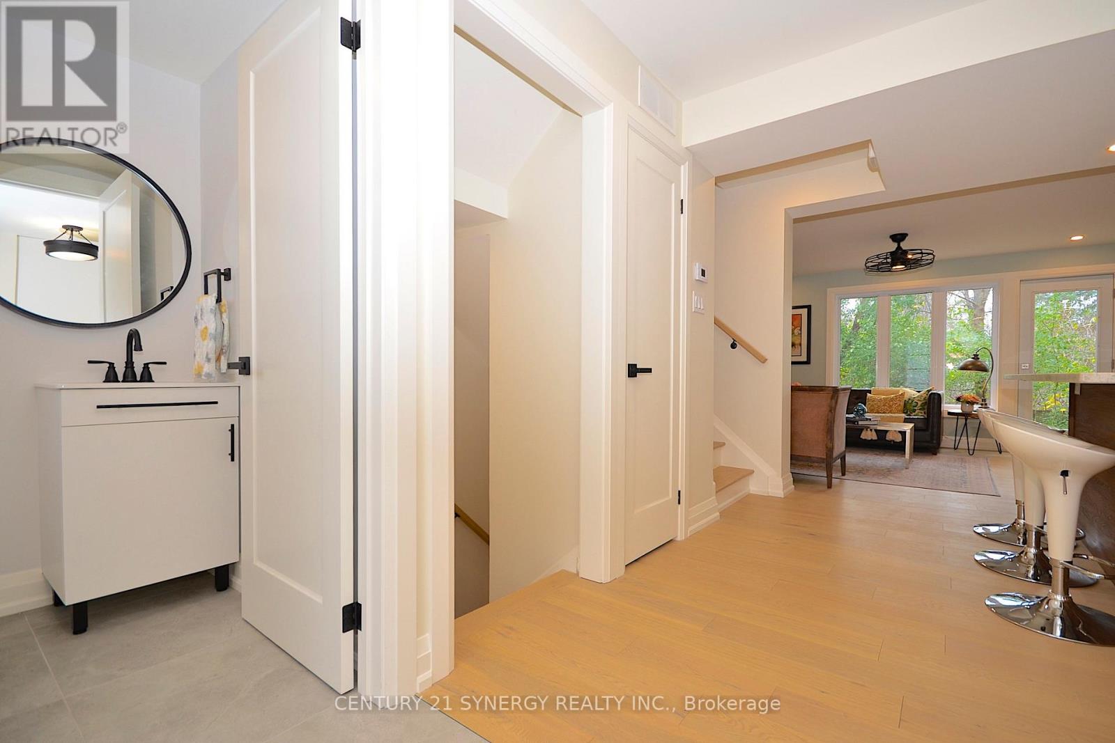 32 - 660 Hochelaga Street