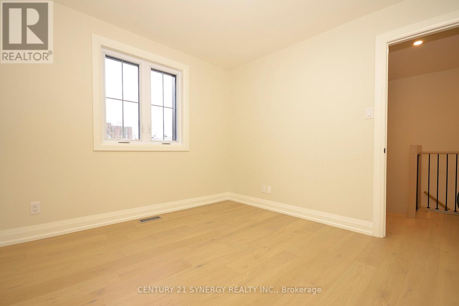 32 - 660 Hochelaga Street