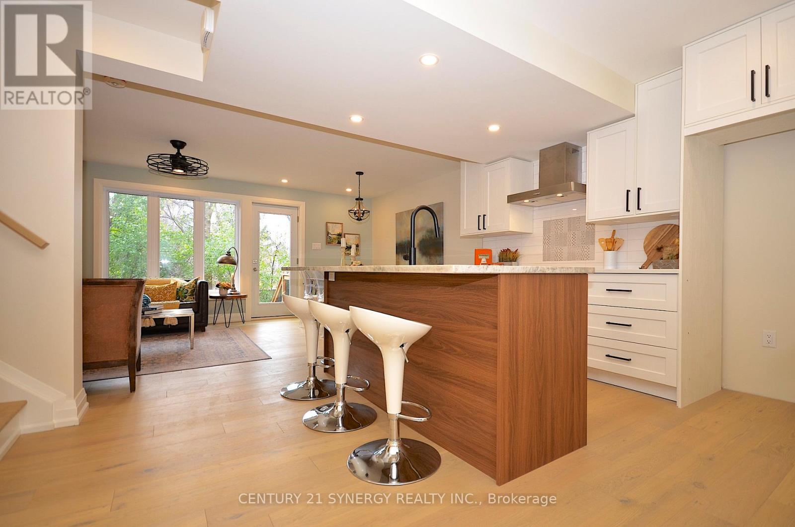 32 - 660 Hochelaga Street