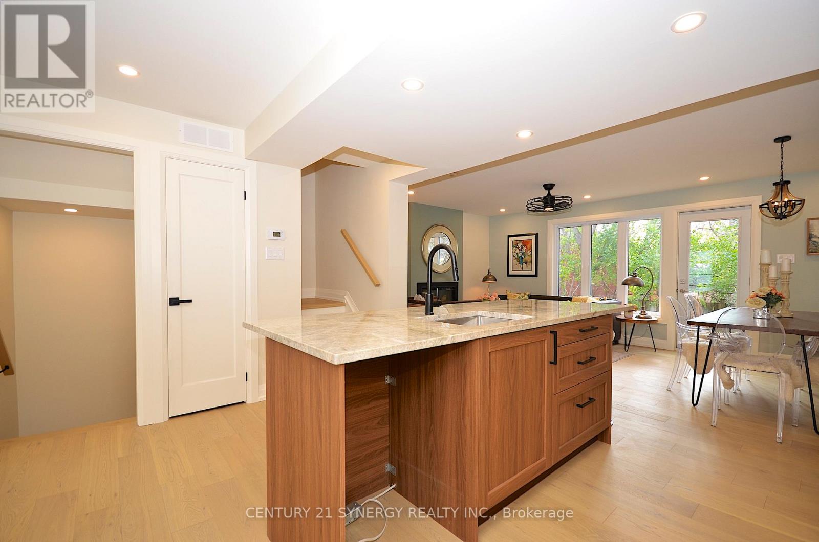 32 - 660 Hochelaga Street