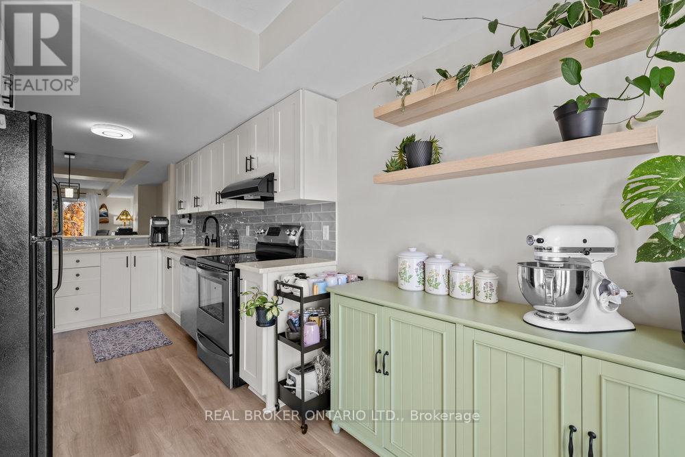 10 - 293 Aquaview Drive