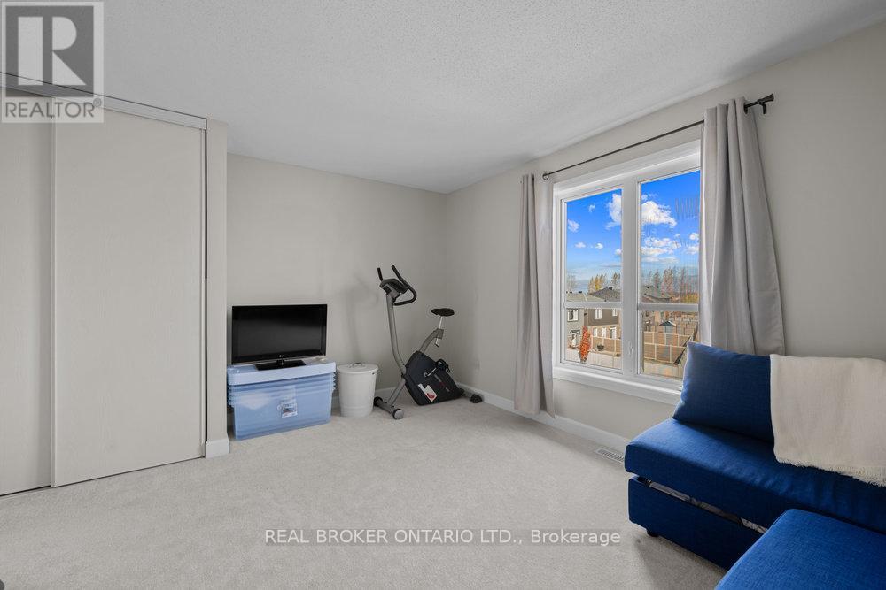 10 - 293 Aquaview Drive