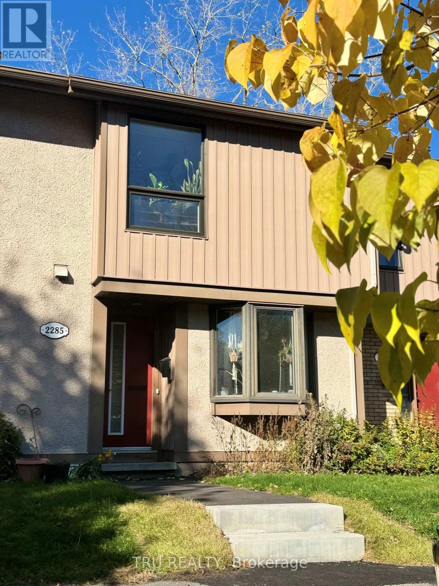 2285 Stonehenge Crescent