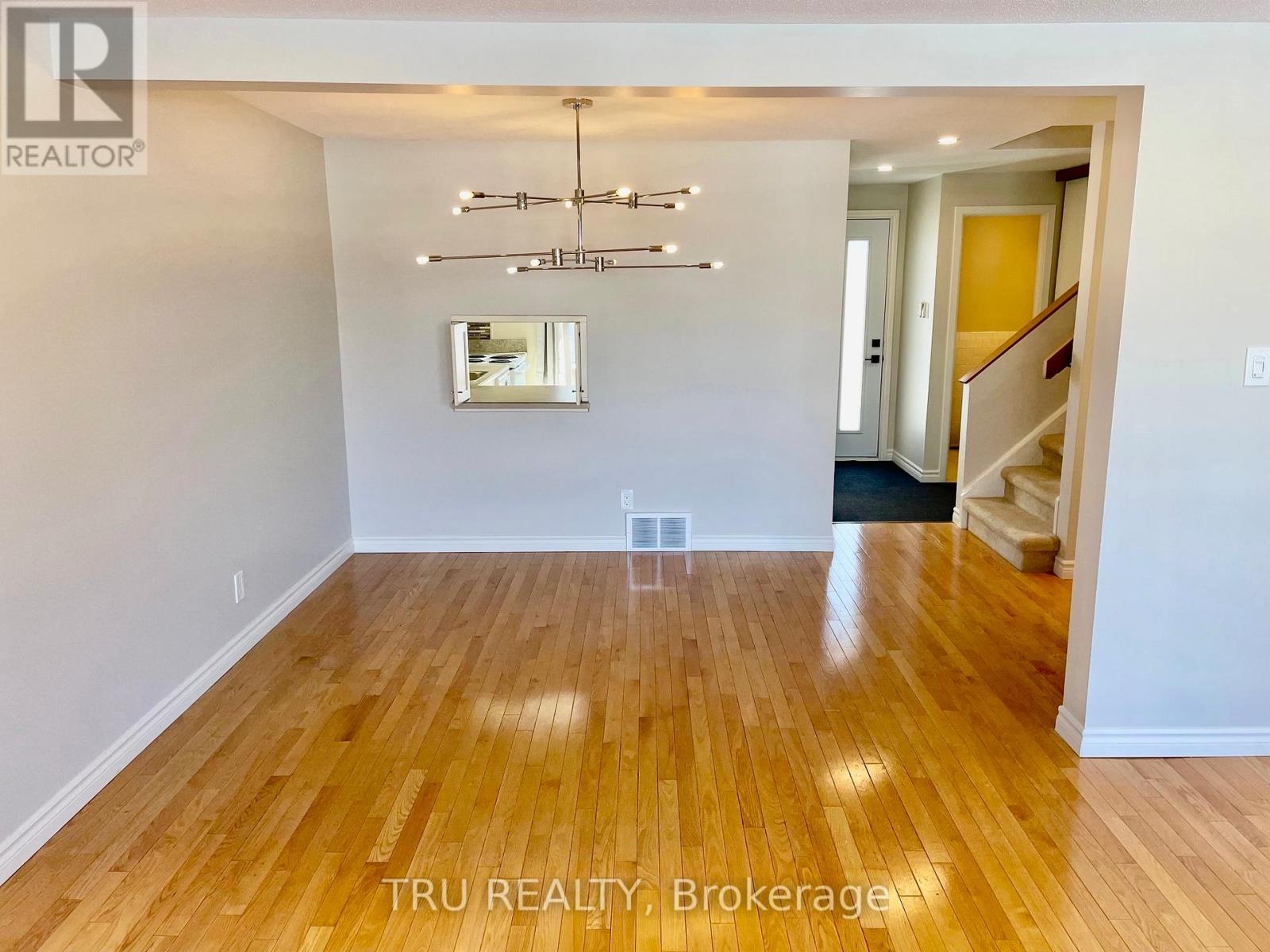 2285 Stonehenge Crescent