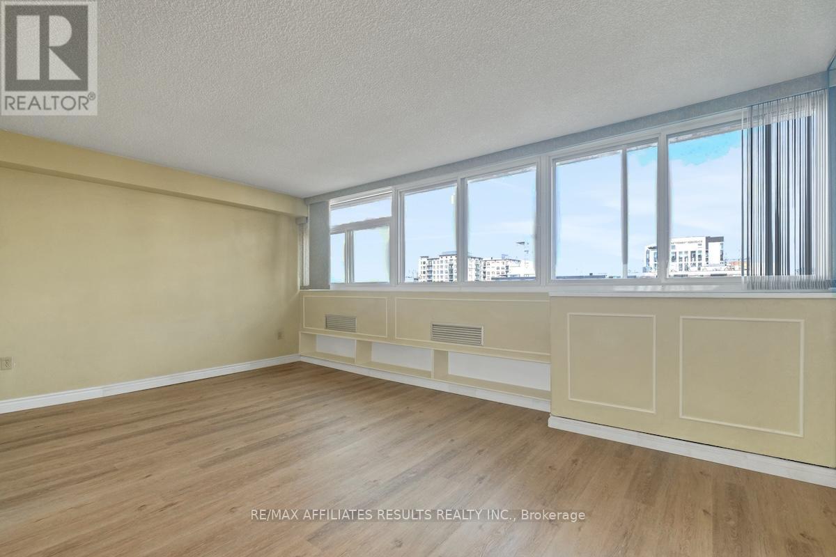 1103 - 500 Laurier Avenue W