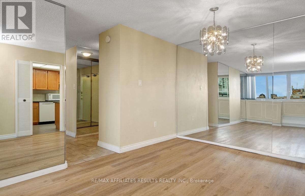 1103 - 500 Laurier Avenue W