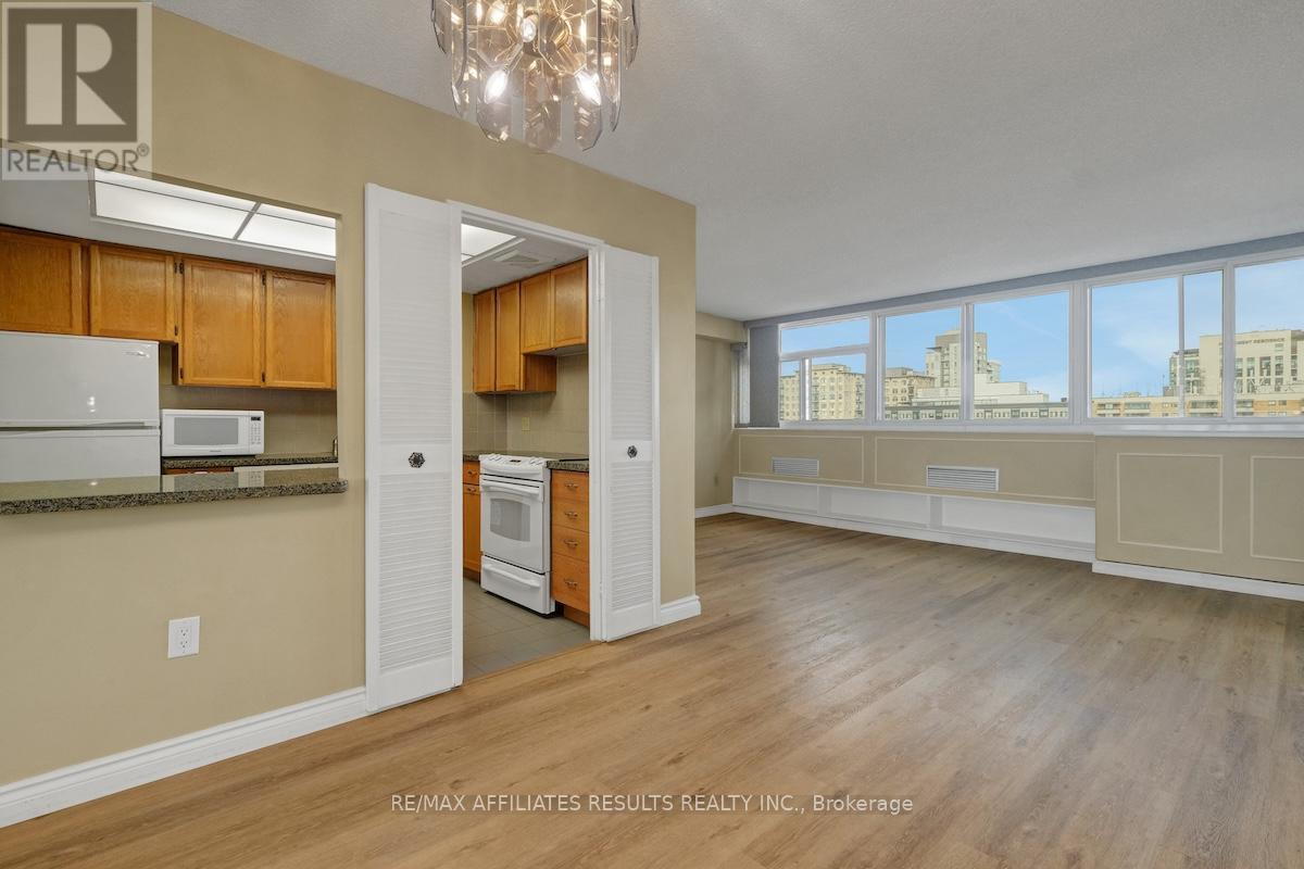 1103 - 500 Laurier Avenue W