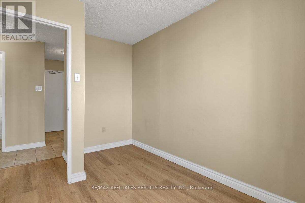 1103 - 500 Laurier Avenue W