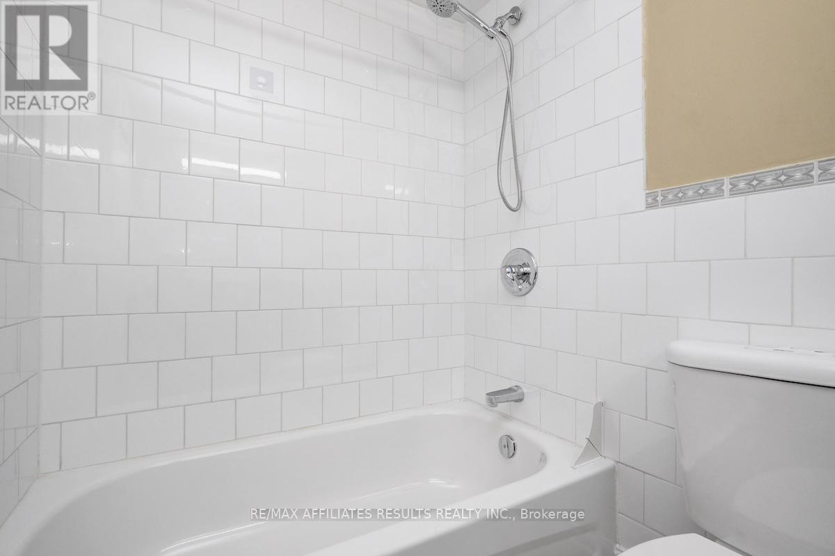 1103 - 500 Laurier Avenue W