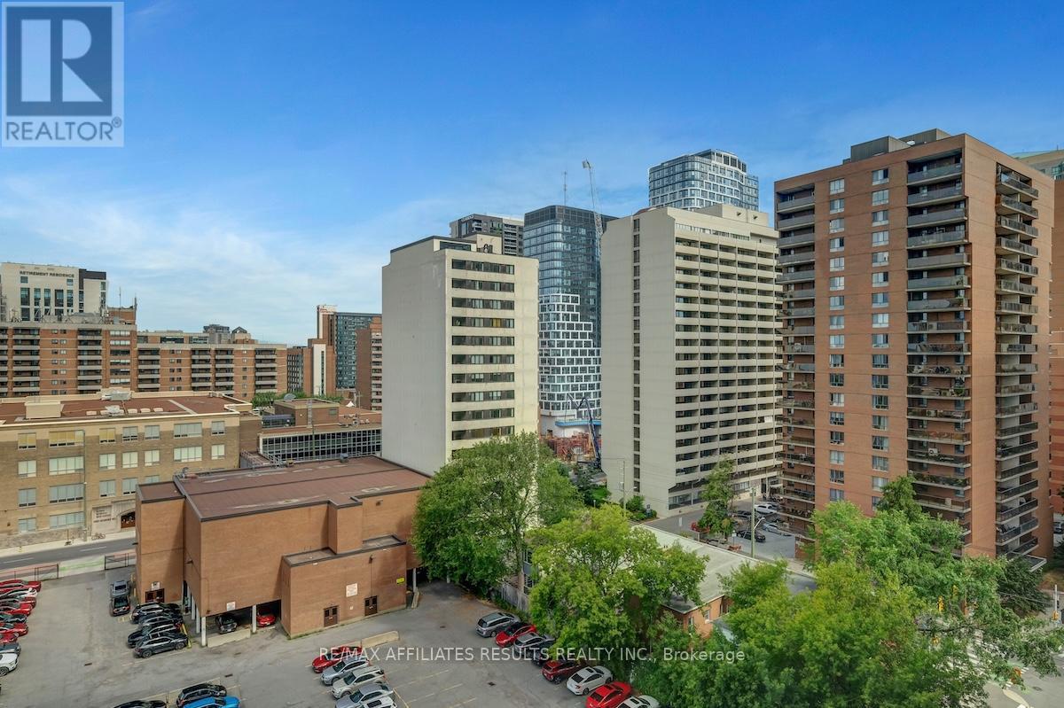 1103 - 500 Laurier Avenue W