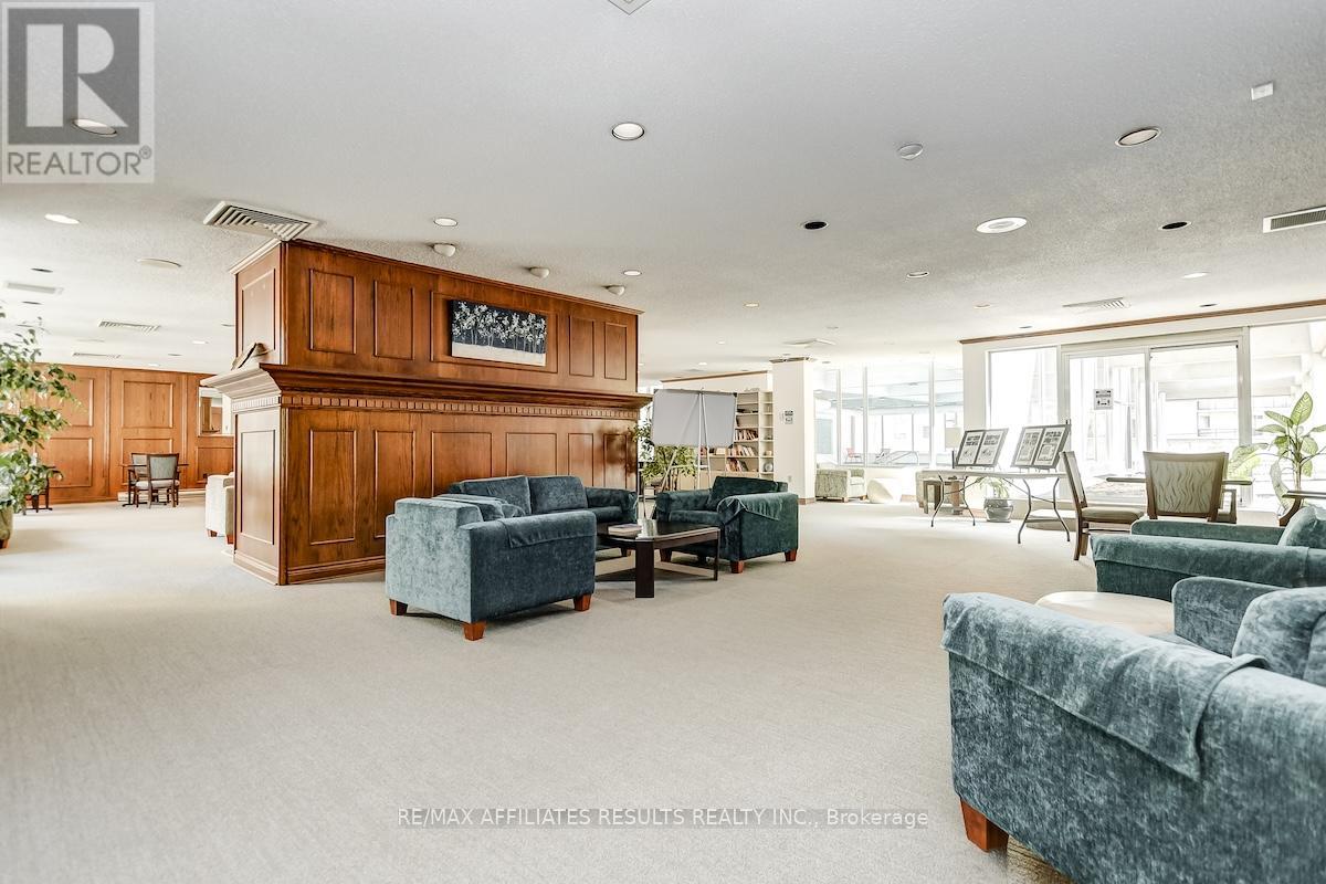 1103 - 500 Laurier Avenue W