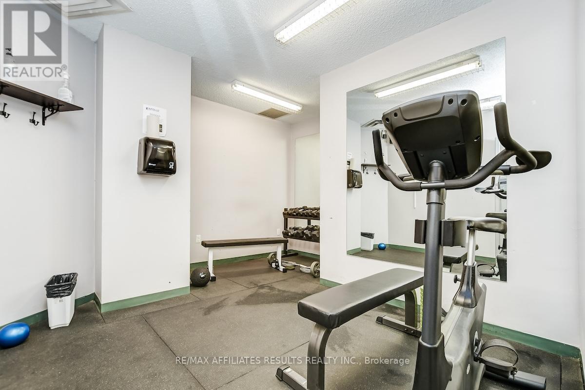 1103 - 500 Laurier Avenue W