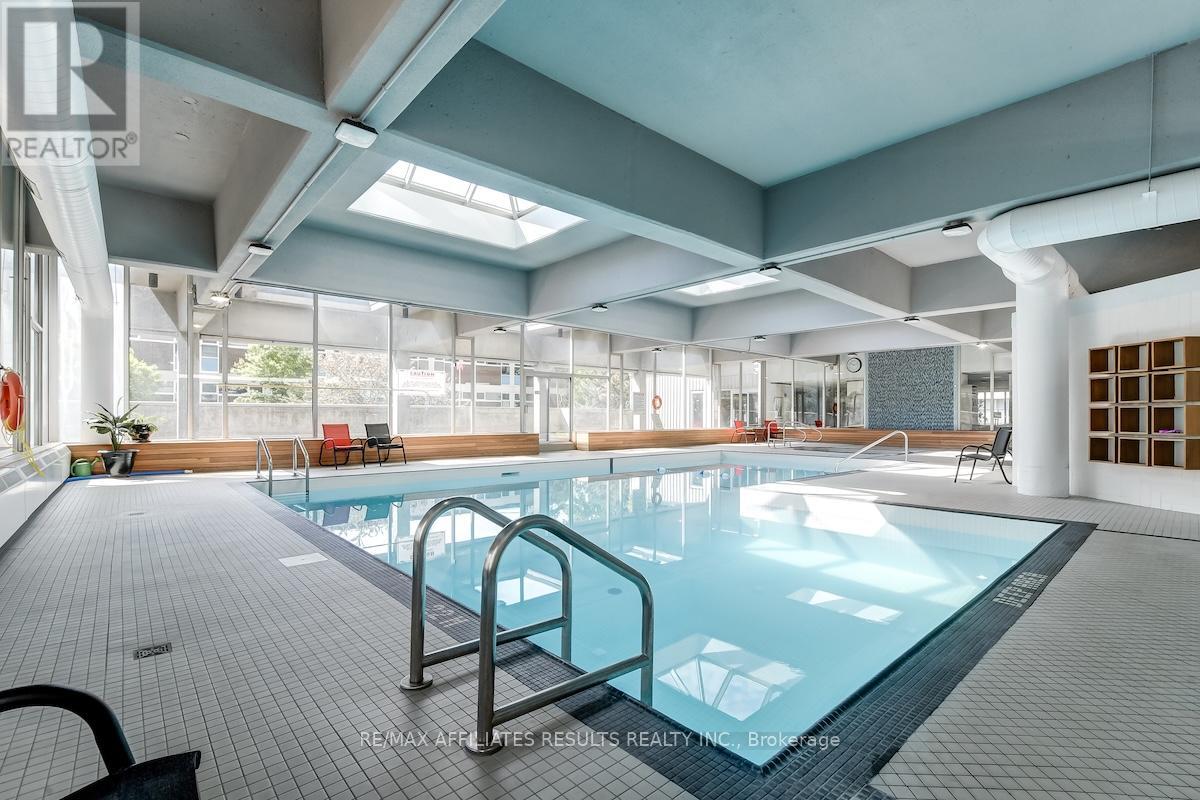 1103 - 500 Laurier Avenue W