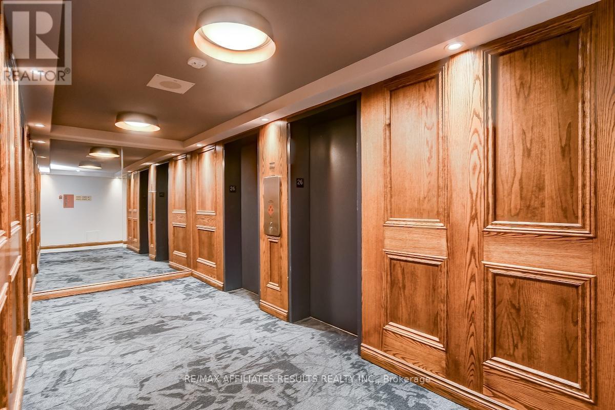 1103 - 500 Laurier Avenue W