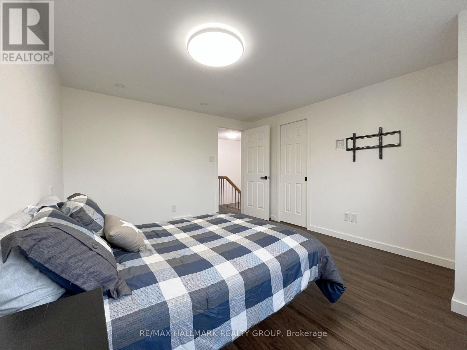 11 - 94 Esterlawn Private