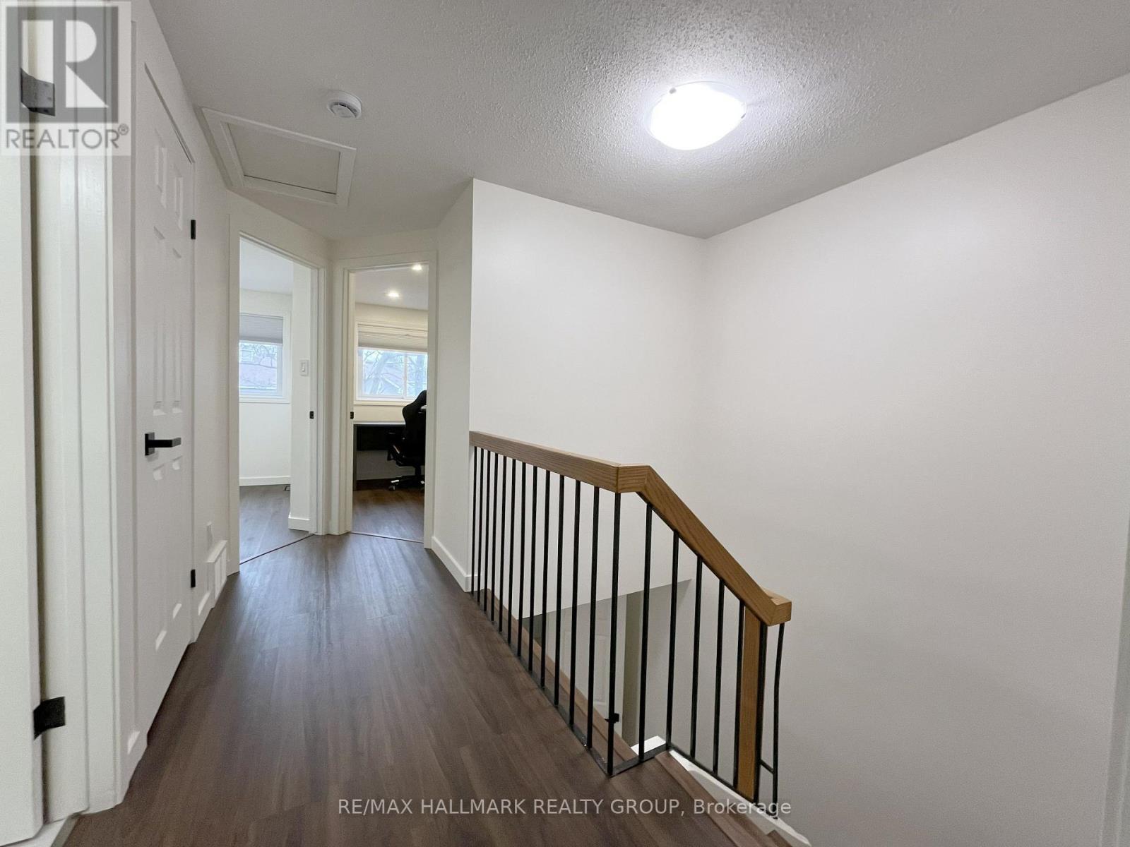 11 - 94 Esterlawn Private