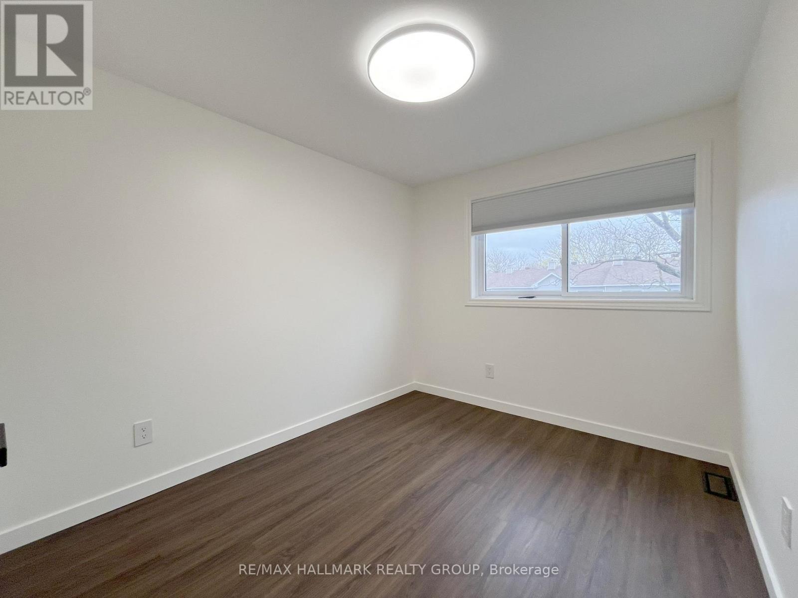 11 - 94 Esterlawn Private