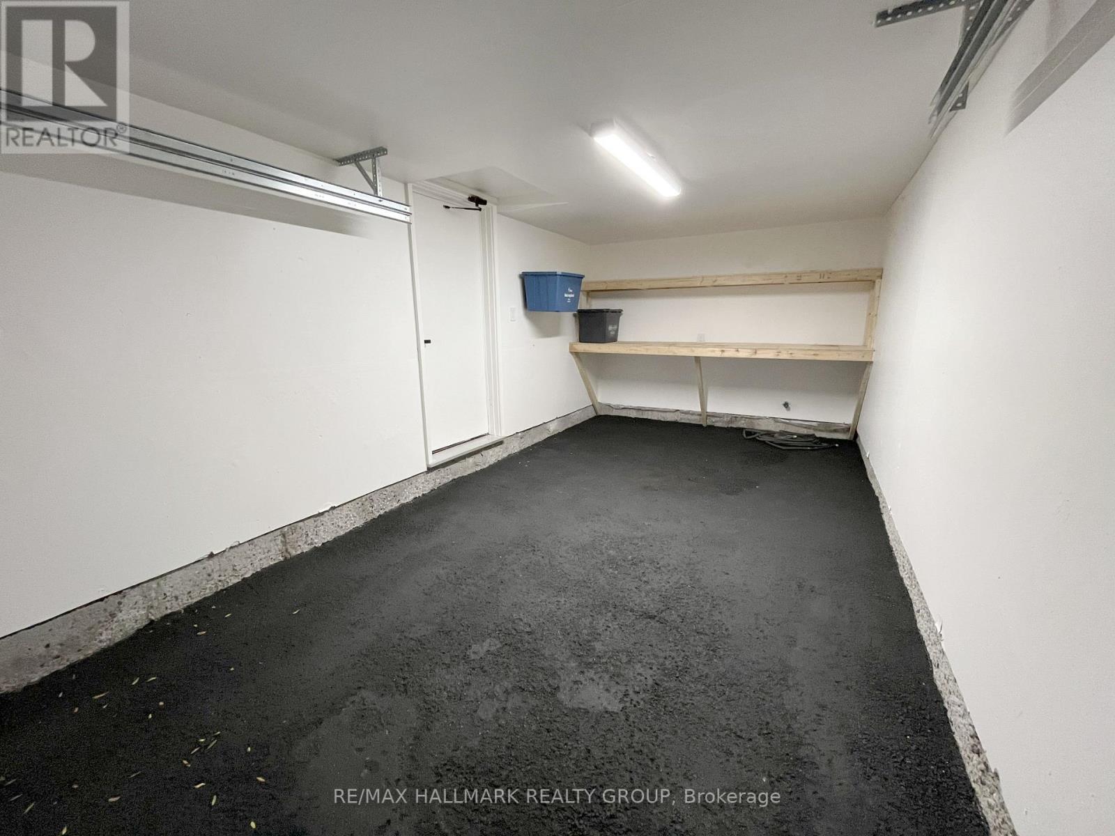 11 - 94 Esterlawn Private