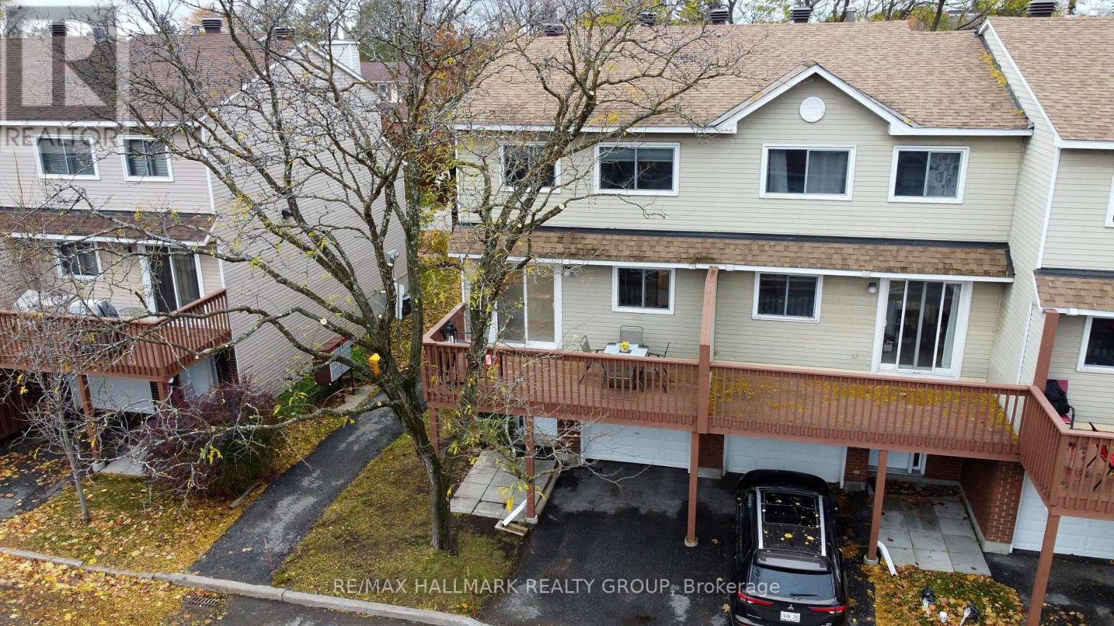 11 - 94 Esterlawn Private