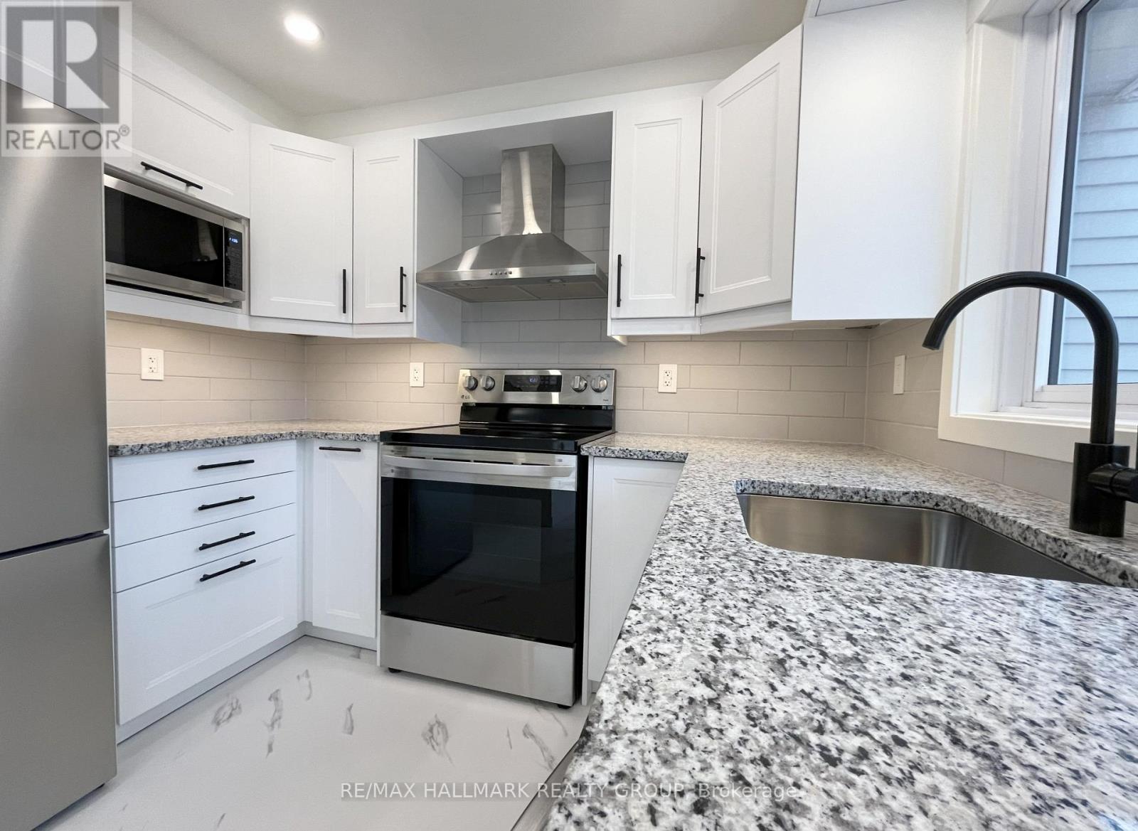 11 - 94 Esterlawn Private