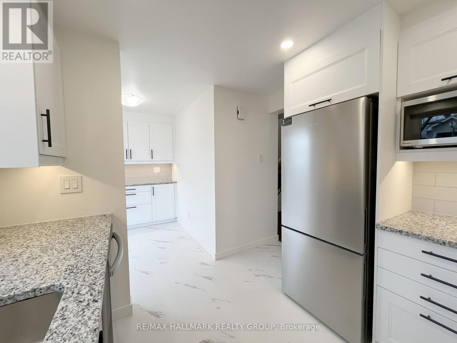 11 - 94 Esterlawn Private