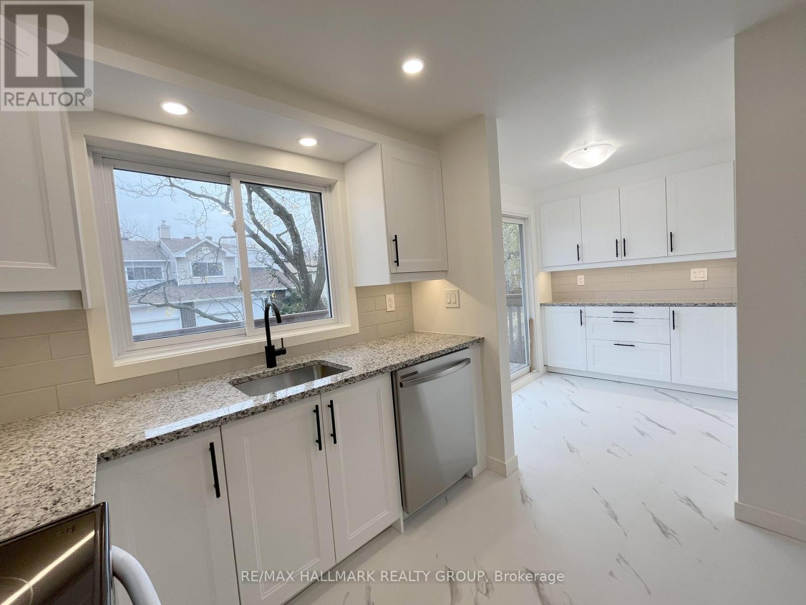 11 - 94 Esterlawn Private