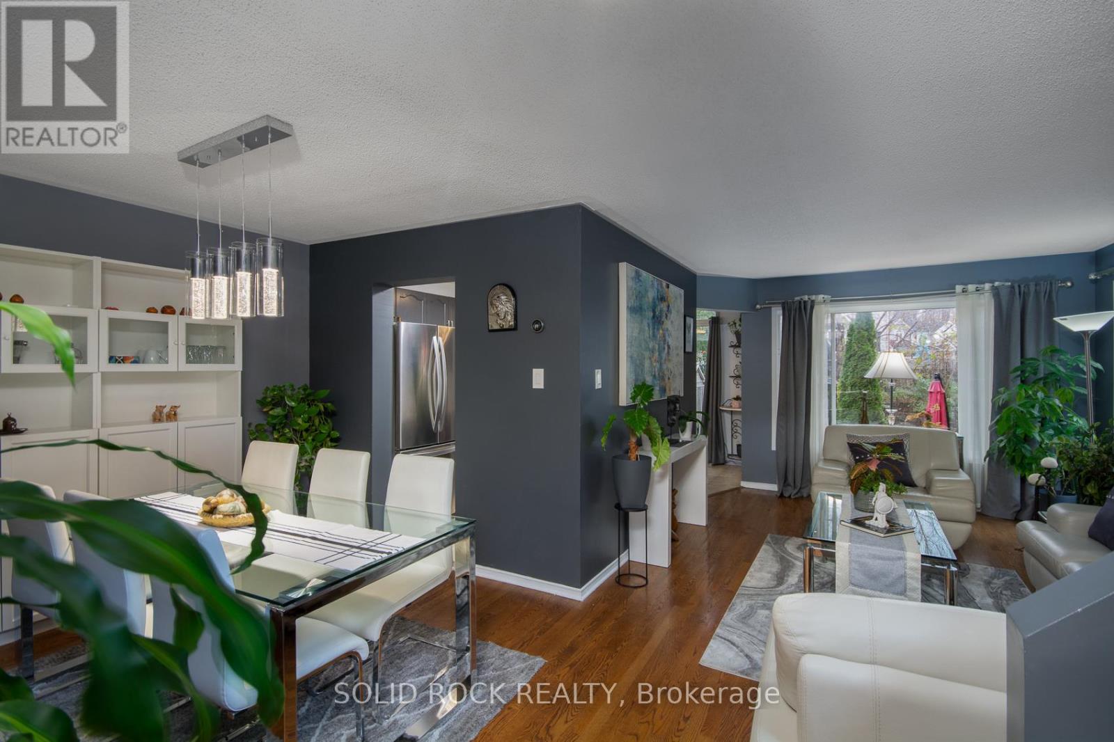 61 Flowertree Crescent