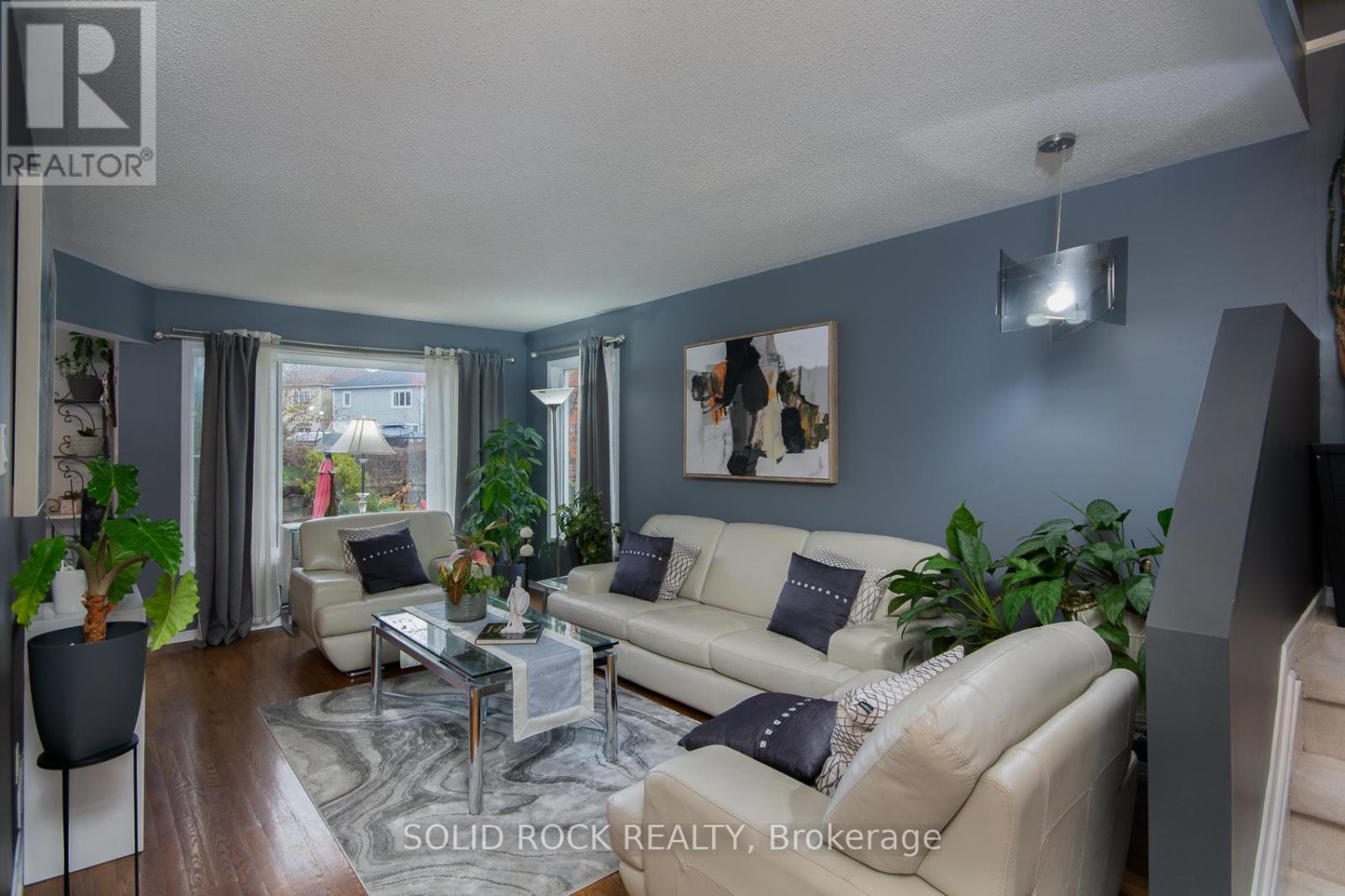 61 Flowertree Crescent