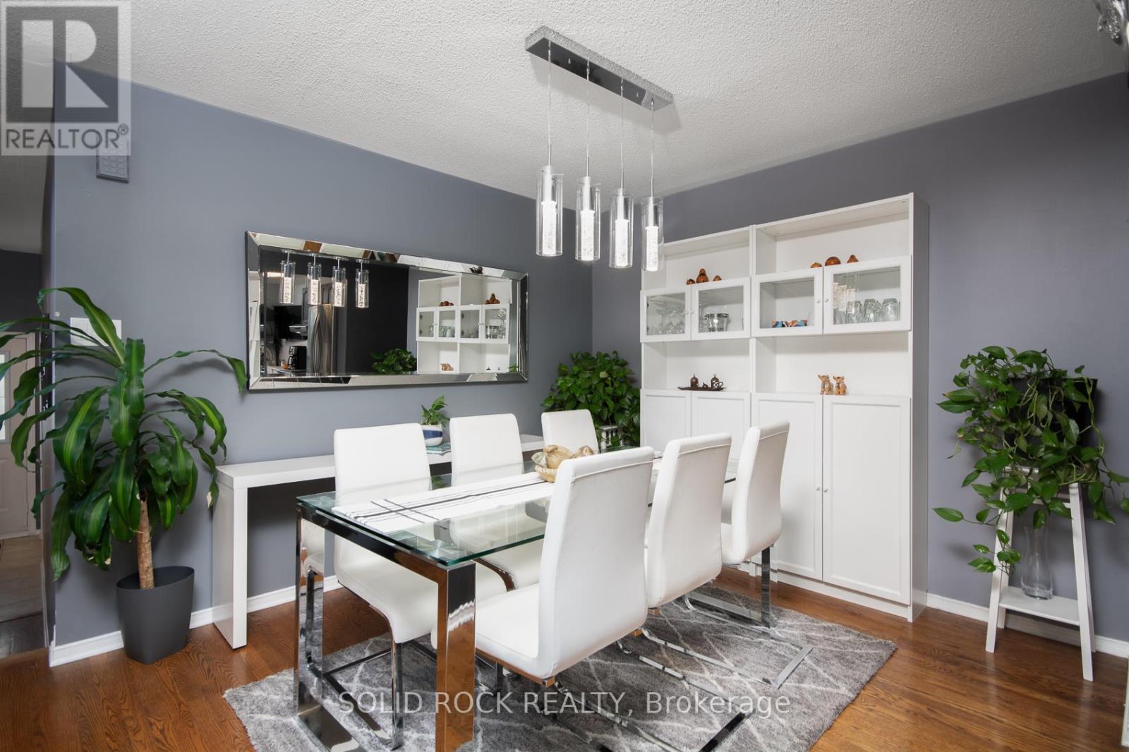 61 Flowertree Crescent