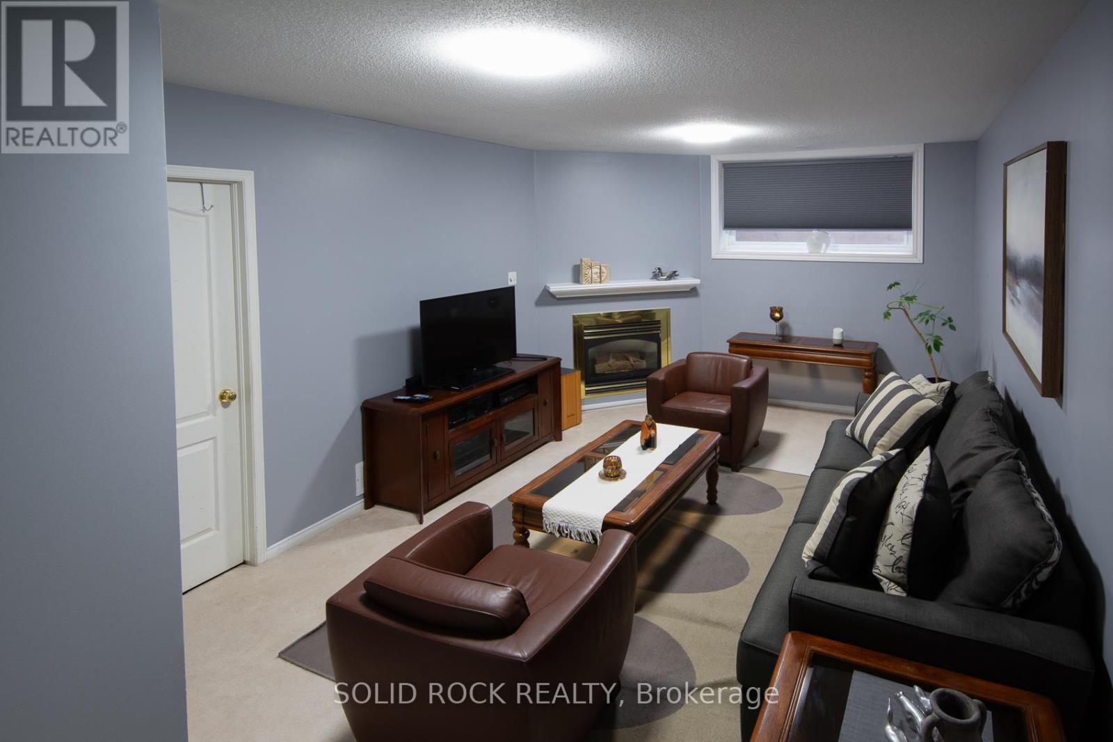 61 Flowertree Crescent