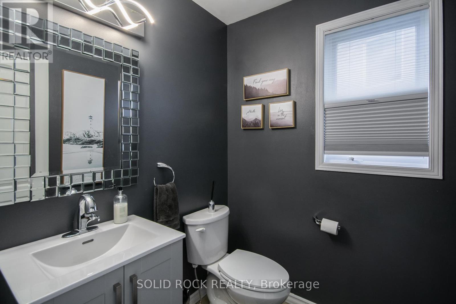 61 Flowertree Crescent